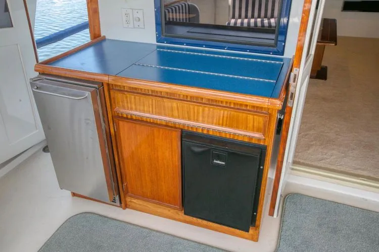 Slide: The Image of 1981 Hatteras 56 My - Image 24 - 24