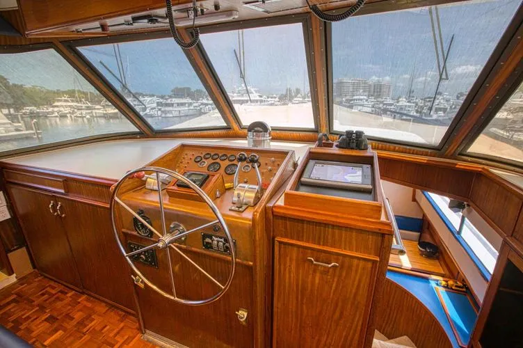 Slide: The Image of 1981 Hatteras 56 My - Image 37 - 37