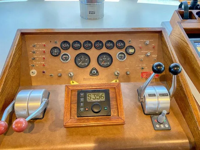 Slide: The Image of 1981 Hatteras 56 My - Image 38 - 38