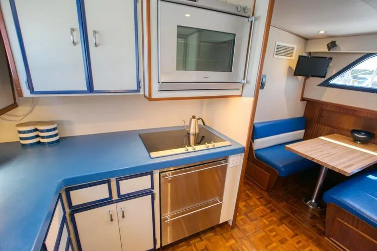 Slide: The Image of 1981 Hatteras 56 My - Image 43 - 43