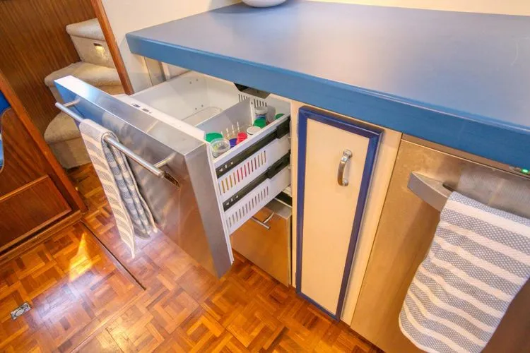 Slide: The Image of 1981 Hatteras 56 My - Image 47 - 47