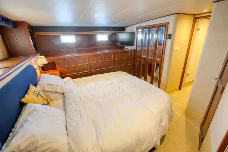 Slide: The Image of 1981 Hatteras 56 My - Image 51 - 51