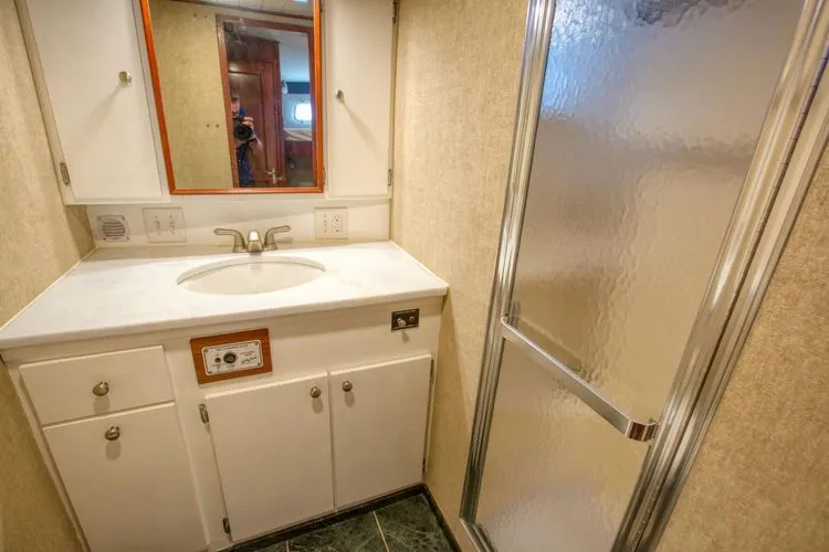 Slide: The Image of 1981 Hatteras 56 My - Image 52 - 52