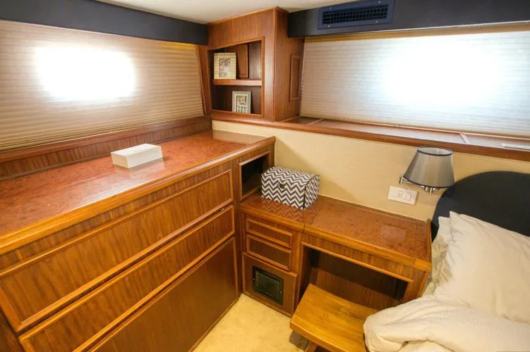 Slide: The Image of 1981 Hatteras 56 My - Image 60 - 60