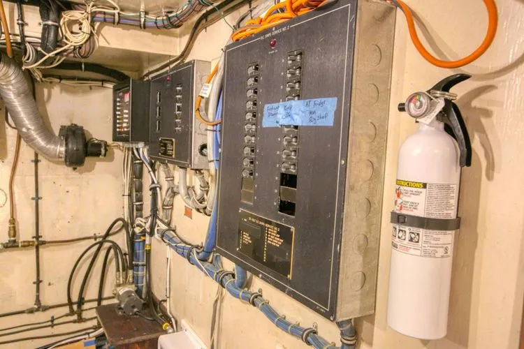 Slide: The Image of 1981 Hatteras 56 My - Image 65 - 65