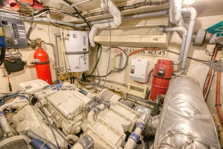 Slide: The Image of 1981 Hatteras 56 My - Image 66 - 66