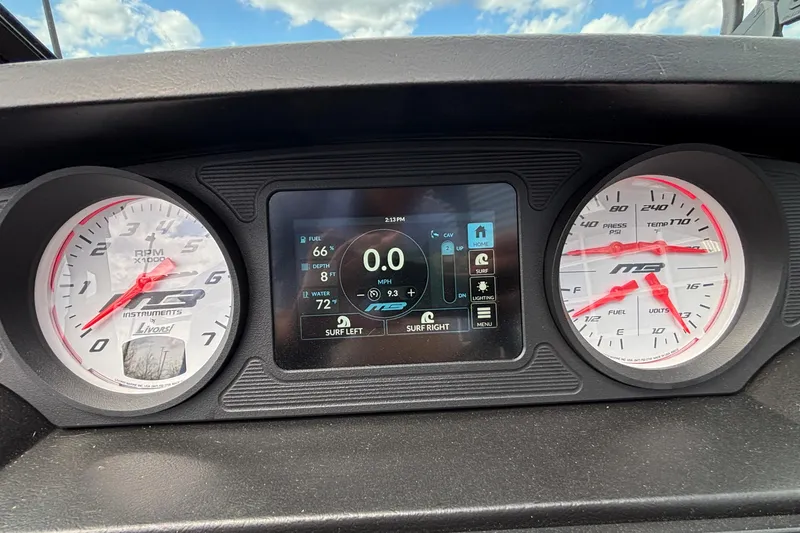 Slide: The Image of Dashboard of 2026 MB B52 23 Classic boat with digital and analog gauges. - 29