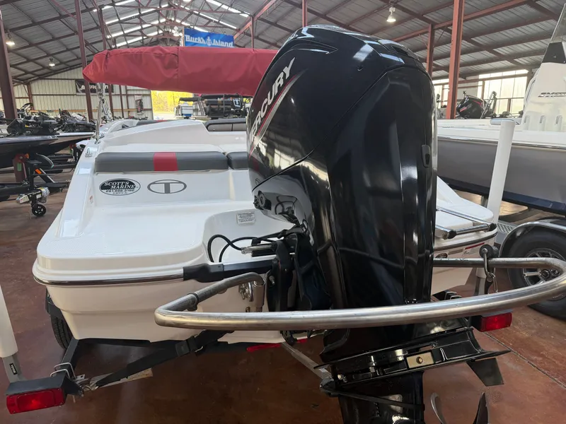 Slide: The Image of Tracker TAHOE T16 2021 - 3