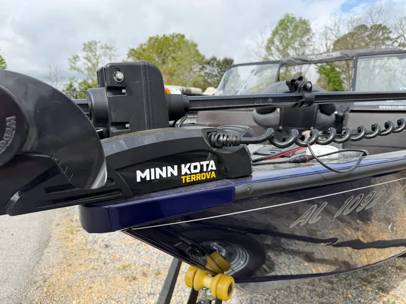 Slide: The Image of Tracker Pro-Guide V175 2023 - 12