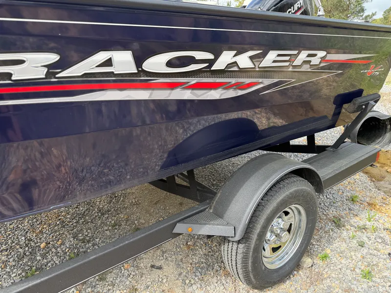 Slide: The Image of Tracker Pro Guide V-175 2023 - 14