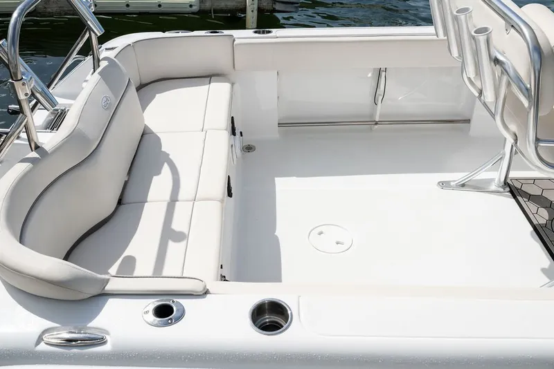 Slide: The Image of Sea Hunt Ultra 234 2023 - 10