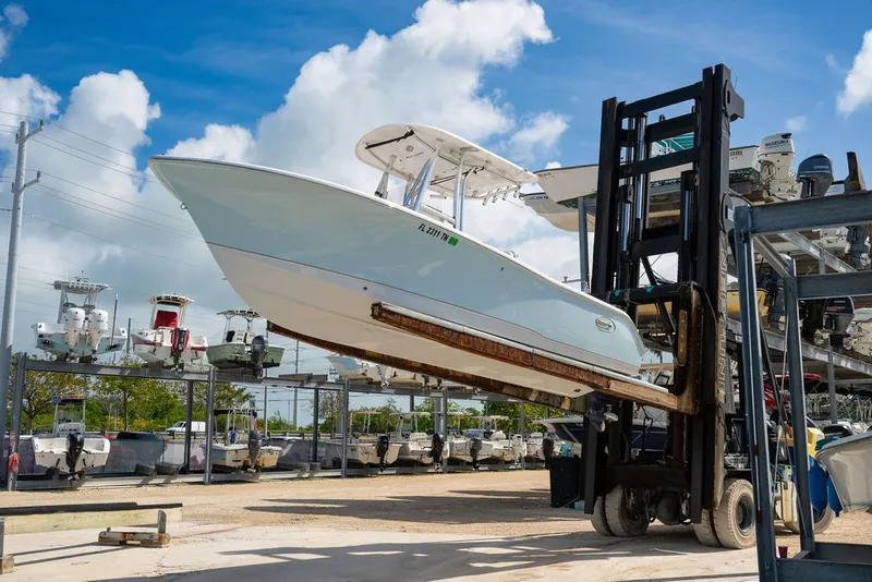 Slide: The Image of Sea Hunt Ultra 234 2023 - 9