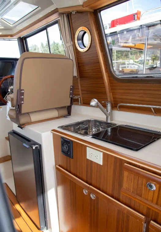 Slide: The Image of Ranger Tug R 25 NW 2023 - 3