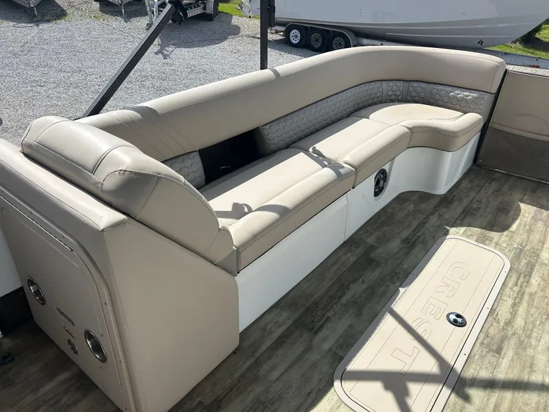 Slide: The Image of Crest 250 Caribbean Platinum 2021 - 15