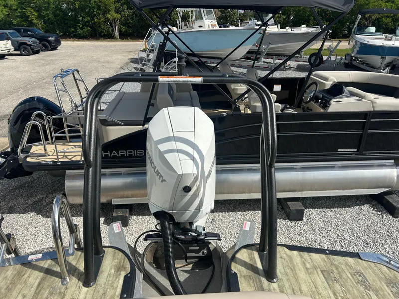 Slide: The Image of Crest 250 Caribbean Platinum 2021 - 8