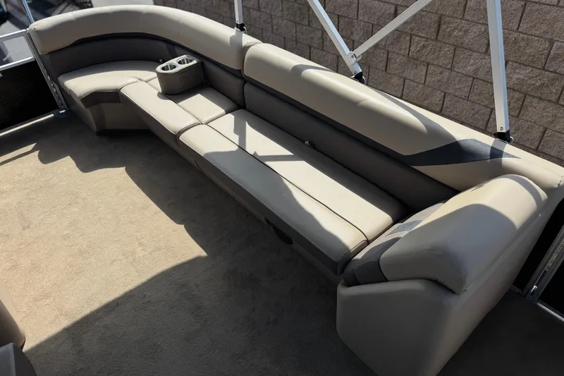 Slide: The Image of Luxurious seating on 2022 Bennington SX23 Salt Water Series pontoon boat. - 17