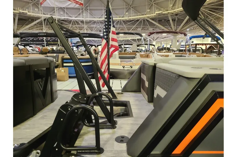 Slide: The Image of Viaggio Lago Z22U Tritoon with Suzuki 150HP motor, 2026 model. - 3