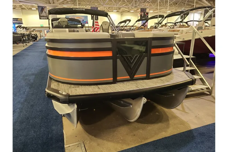 Slide: The Image of Viaggio Lago Z22U Tritoon with Suzuki 150HP motor, 2026 model. - 4