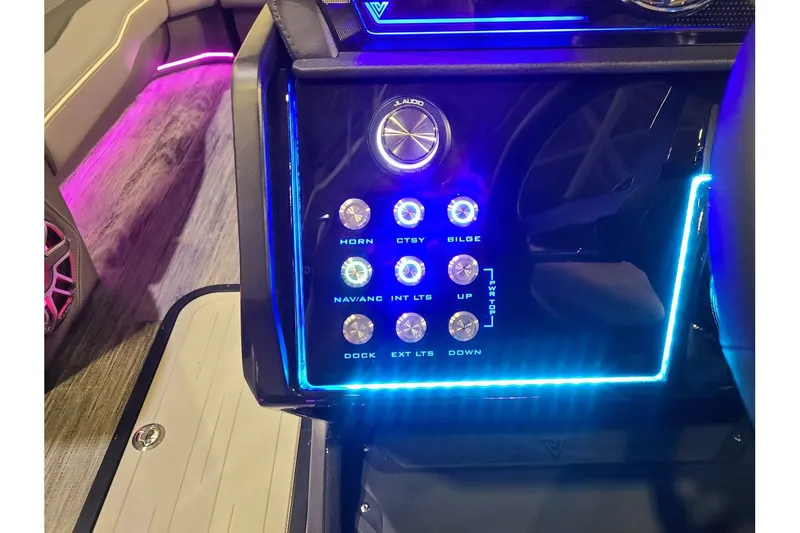 Slide: The Image of Illuminated dashboard of the 2026 Viaggio Diamante 24Q Tritoon. - 17