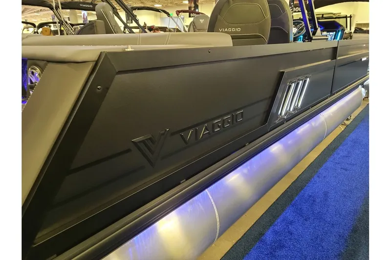 Slide: The Image of Viaggio Diamante 24Q Tritoon 2026 displayed at a show. - 3