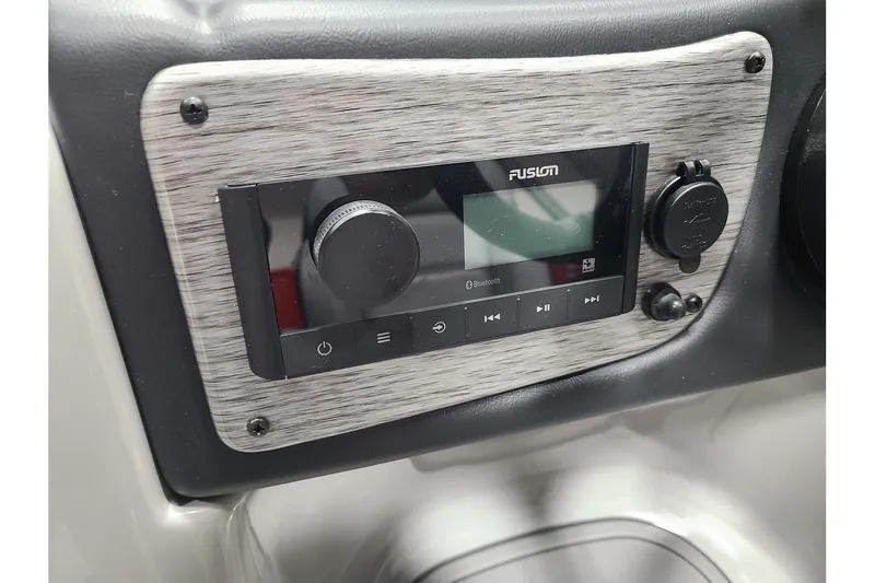 Slide: The Image of Fusion Bluetooth audio system in Flagship Discover D22RF 2026. - 16