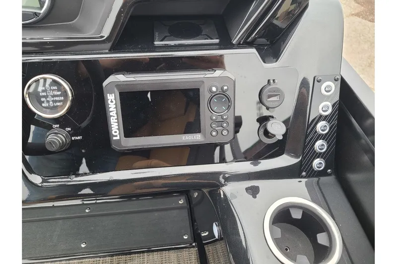 Slide: The Image of Viaggio Lago X22Q 2026 boat console with Lowrance electronics. - 17
