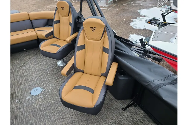 Slide: The Image of Interior of 2026 Viaggio Lago X22Q with luxurious seating. - 7