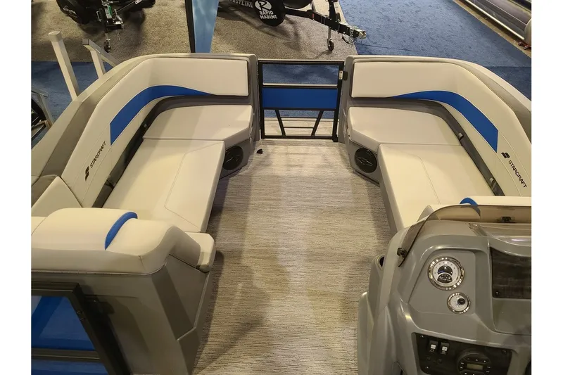 Slide: The Image of Interior of Starcraft GX 20 R DH boat, 2026 model. - 16