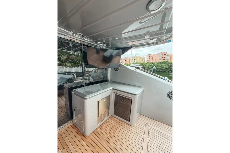 Slide: The Image of Outdoor kitchen on 2010 Sunseeker Predator 84 yacht with grill and sink. - 20