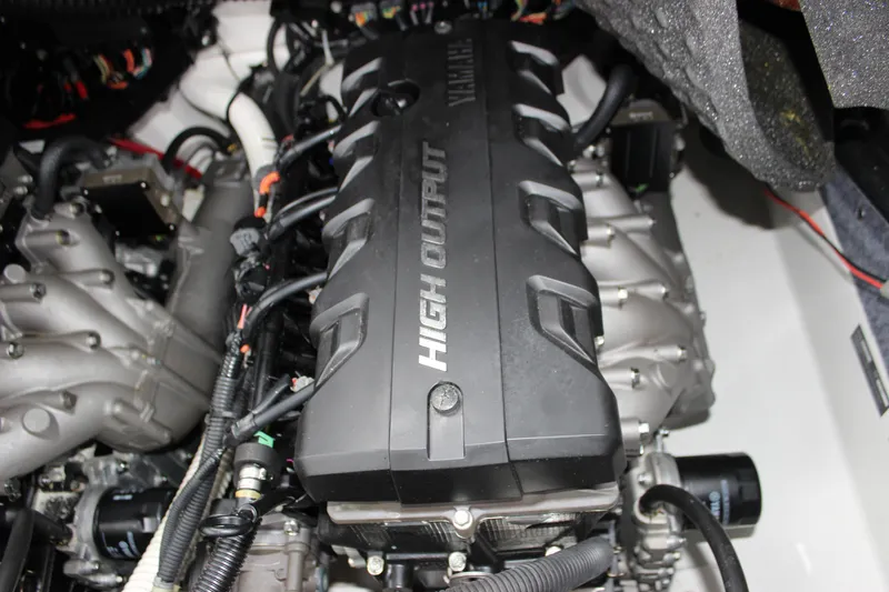 Slide: The Image of Engine of 2017 Yamaha Boats 242 Limited S E-Series, showcasing high output performance. - 14