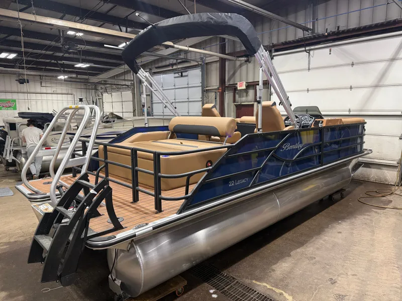 Slide: The Image of Bentley Pontoons Legacy 223 Swingback Tritoon & Honda 4-Stroke EFI 2026 - 50