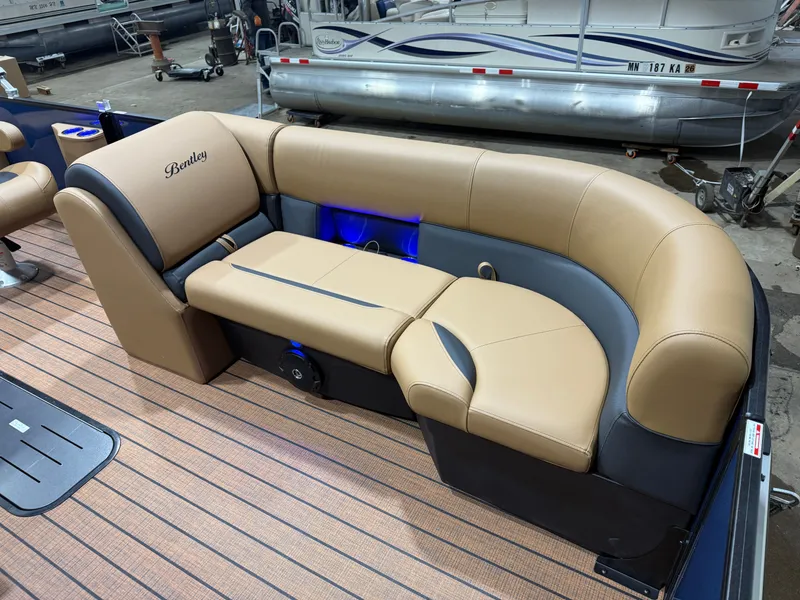 Slide: The Image of Luxurious seating in Bentley Pontoons Legacy 223 Swingback Tritoon. - 8