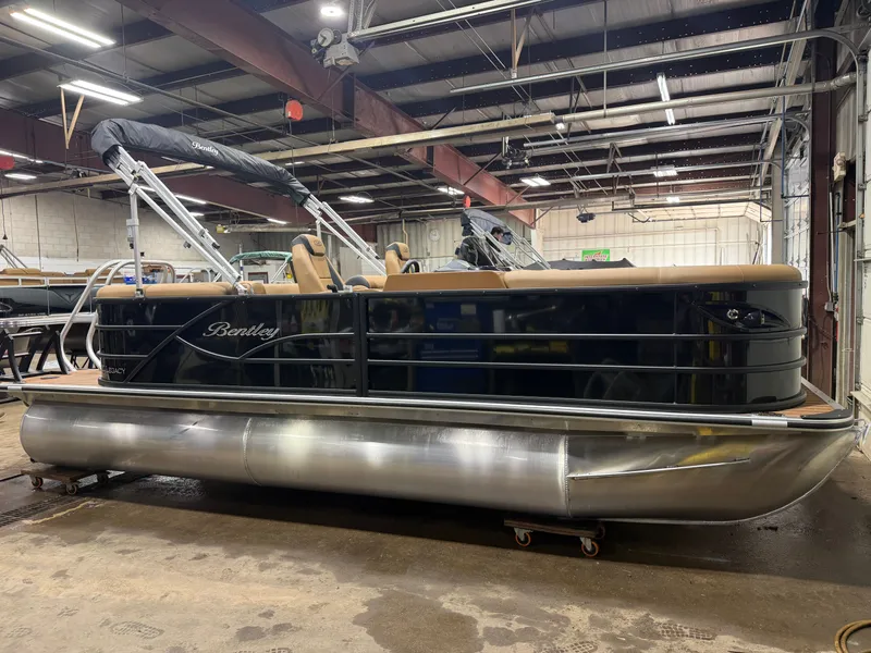 Slide: The Image of 2026 Bentley Pontoons Legacy 200 Navigator indoors. - 43