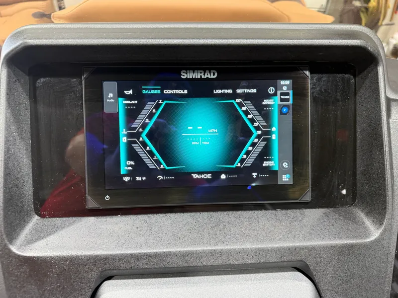 Slide: The Image of Simrad display in Tahoe Cascade 2385 Tritoon, 2025 model. - 15