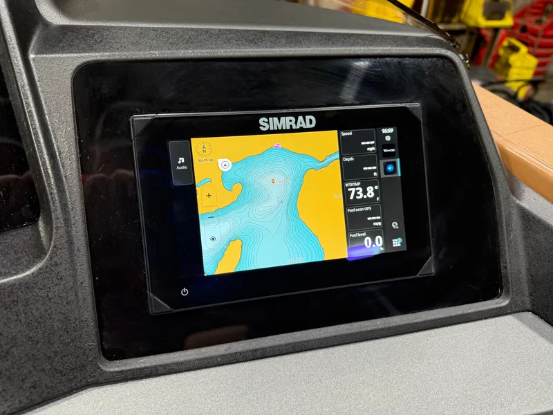Slide: The Image of Simrad navigation system on Tahoe Cascade 2385 Tritoon, 2025 model. - 16