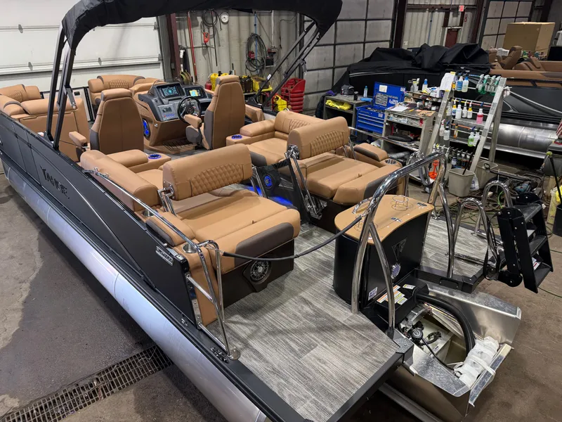 Slide: The Image of Tahoe Cascade 2385 Quad Lounge Shift SS Tritoon & Honda 4-Stroke EFI 2025 - 56