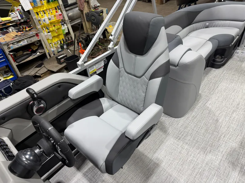 Slide: The Image of Tahoe LTZ 2385 Quad Lounge & Honda 4-Stroke EFI 2026 - 12