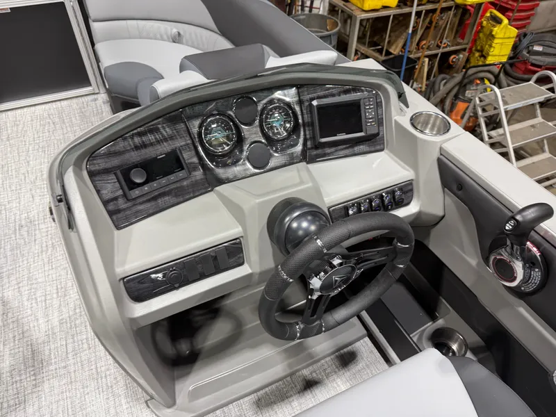 Slide: The Image of Tahoe LTZ 2385 Quad Lounge & Honda 4-Stroke EFI 2026 - 13