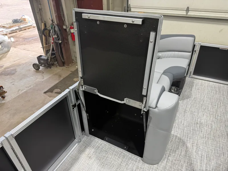 Slide: The Image of Interior of 2026 Tahoe LTZ 2385 Quad Lounge. - 27