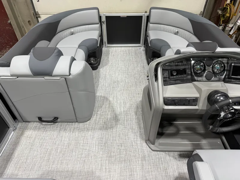 Slide: The Image of Interior of 2026 Tahoe LTZ 2385 Quad Lounge. - 28