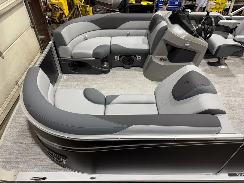 Slide: The Image of Tahoe LTZ 2385 Quad Lounge & Honda 4-Stroke EFI 2026 - 3