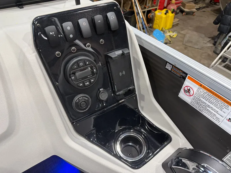 Slide: The Image of Dashboard of Princecraft Vectra 21 Pontoon, 2026 model. - 14