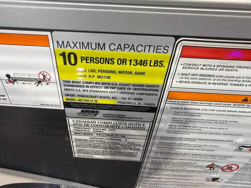 Slide: The Image of Safety label on Princecraft Vectra 21 Pontoon, maximum capacity 10 persons. - 15