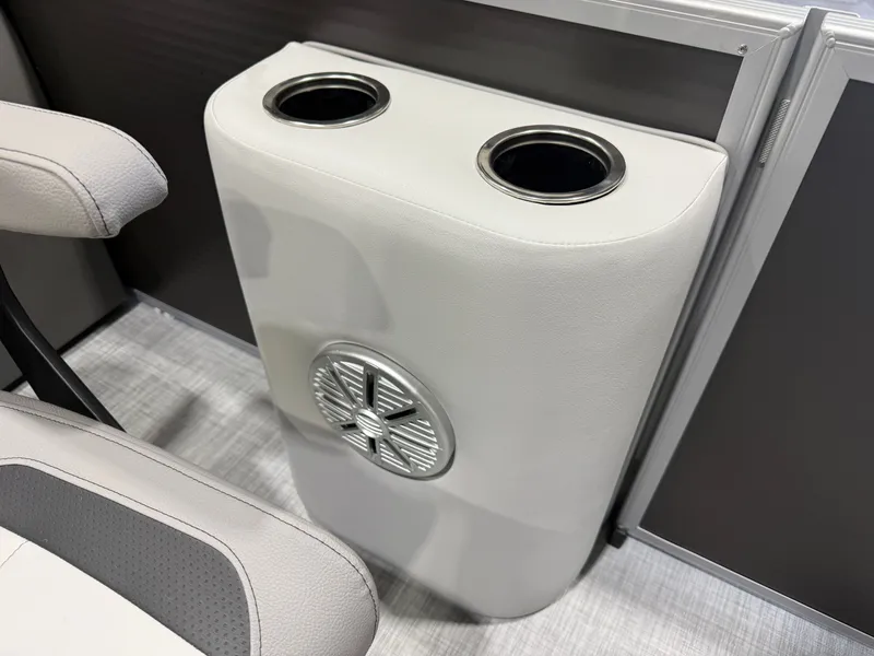 Slide: The Image of Cup holders and speaker on Princecraft Vectra 21 Pontoon, 2026 model. - 22