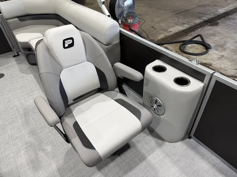 Slide: The Image of Interior of 2026 Princecraft Vectra 21 Pontoon with comfortable seating. - 9