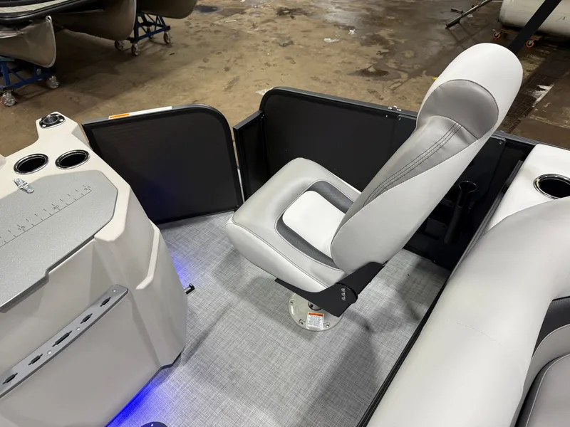 Slide: The Image of Interior of 2026 Princecraft 21 Sportfisher 2RS Pontoon boat. - 17