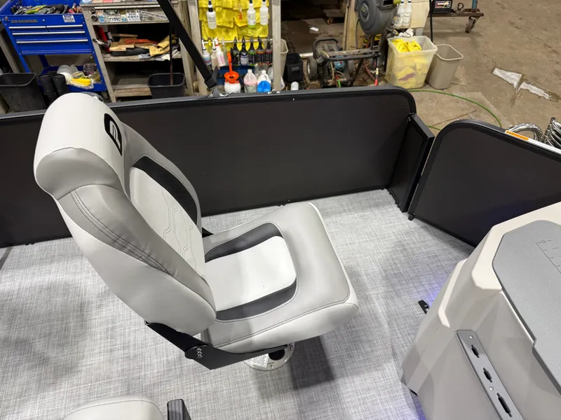 Slide: The Image of Interior of Princecraft 21 Sportfisher 2RS Pontoon, seat and console. - 19