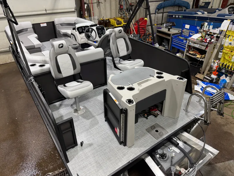 Slide: The Image of Interior of 2026 Princecraft 21 Sportfisher 2RS Pontoon boat. - 40