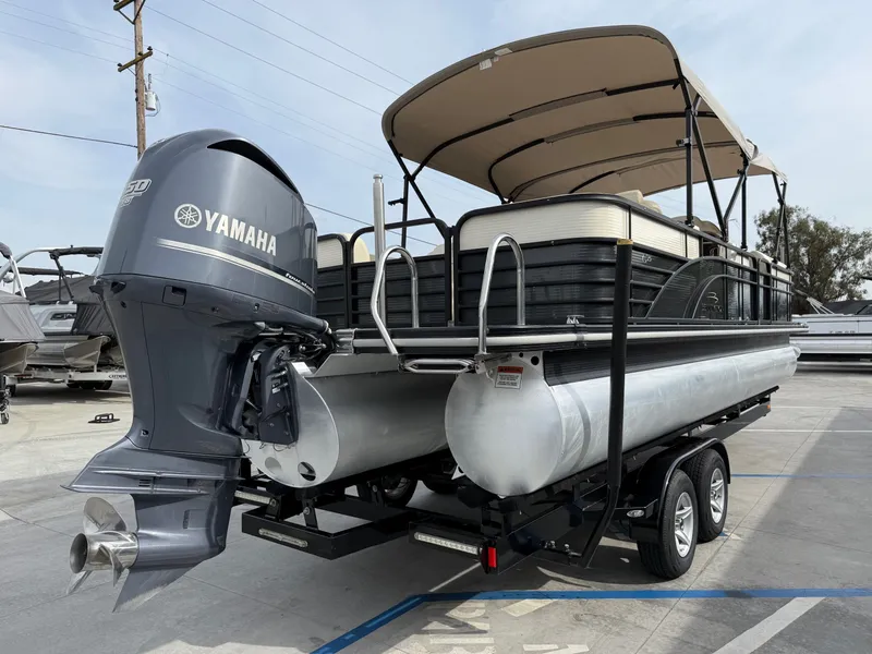 Slide: The Image of Bennington 2575 QCW Midship Bar w/ 350HP Yamaha! 2015 - 5