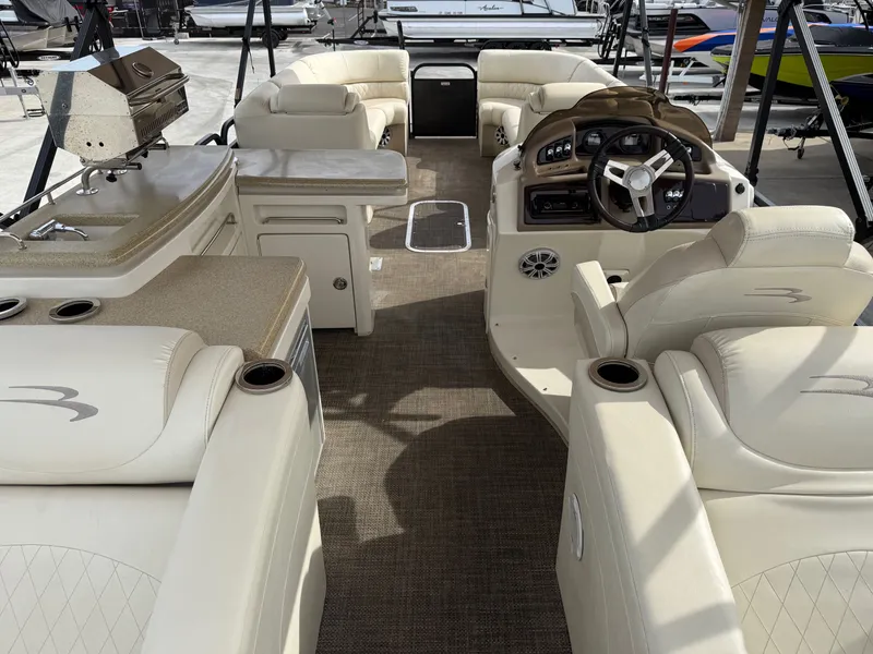 Slide: The Image of Bennington 2575 QCW Midship Bar w/ 350HP Yamaha! 2015 - 9